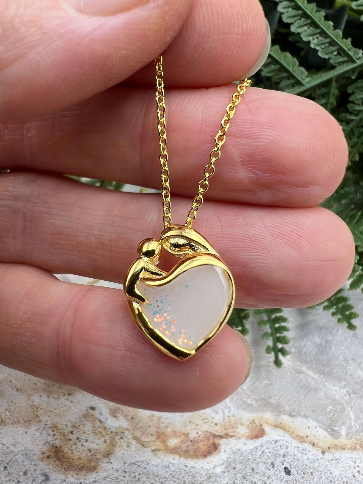 In Mums Arms Breastmilk Pendant