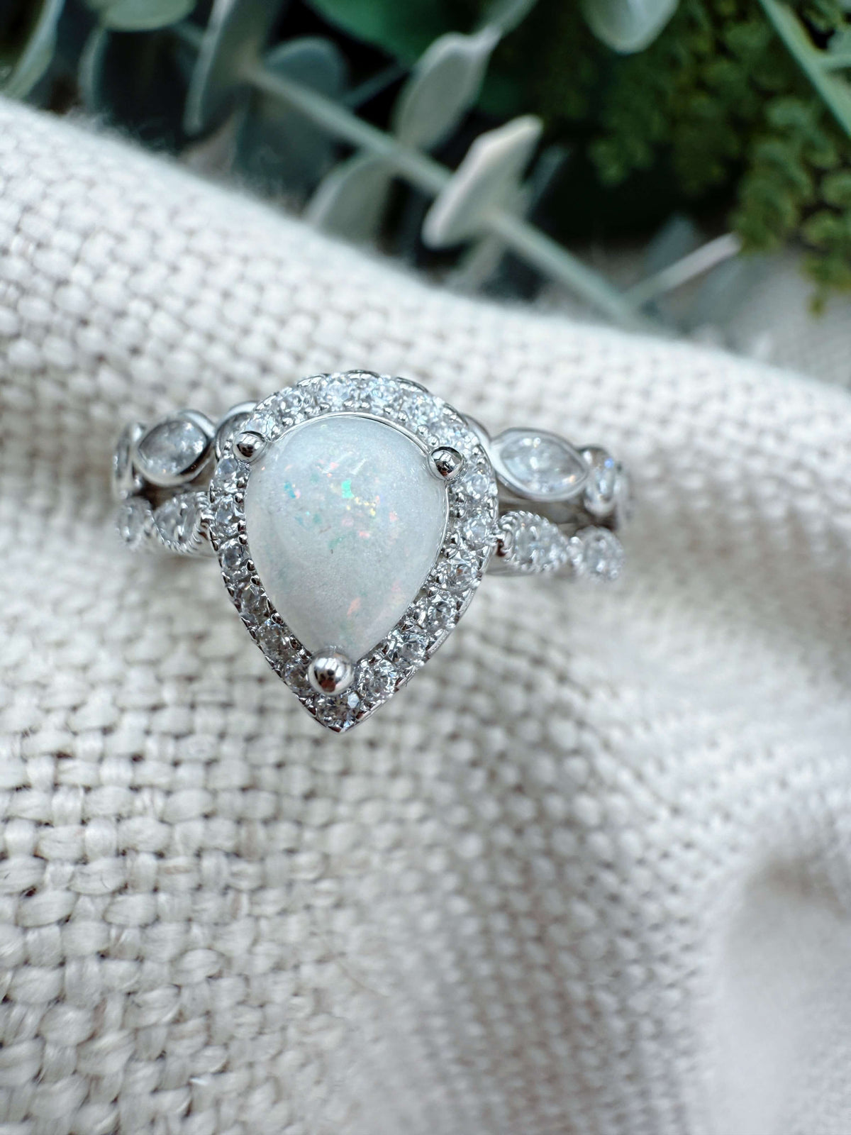 'Elsa' Teardrop Stacker