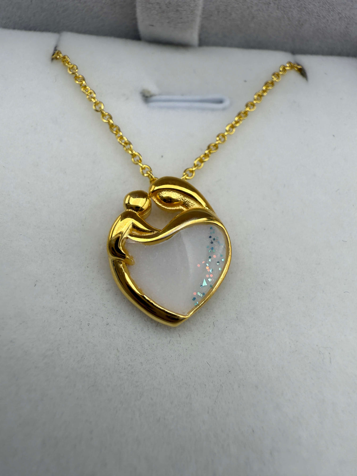 In Mums Arms Breastmilk Pendant