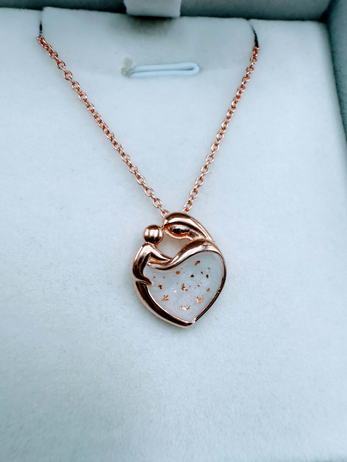 In Mums Arms Breastmilk Pendant