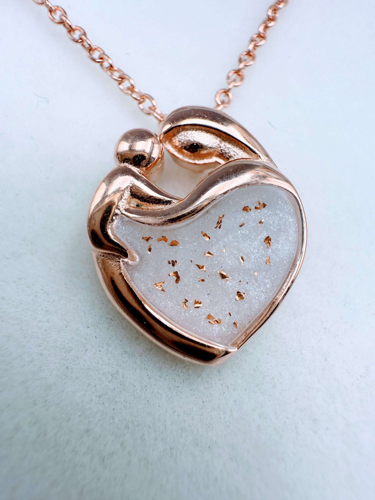In Mums Arms Breastmilk Pendant