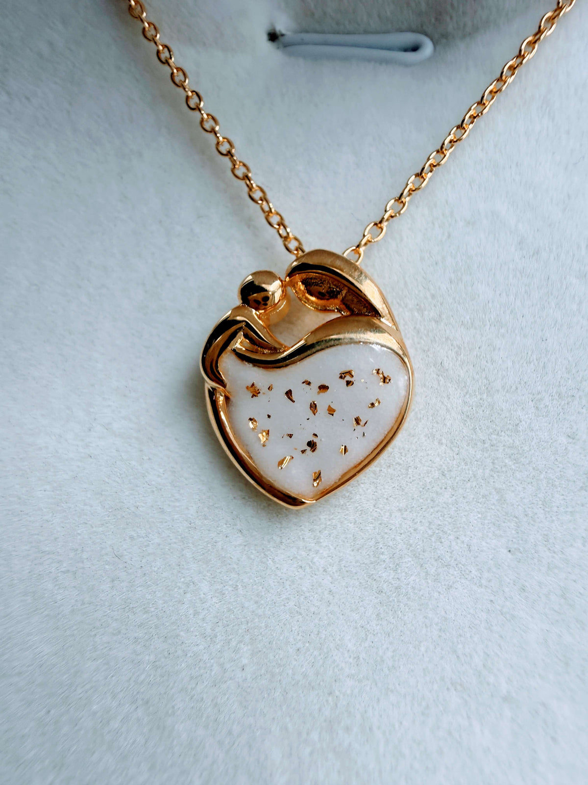 In Mums Arms Breastmilk Pendant
