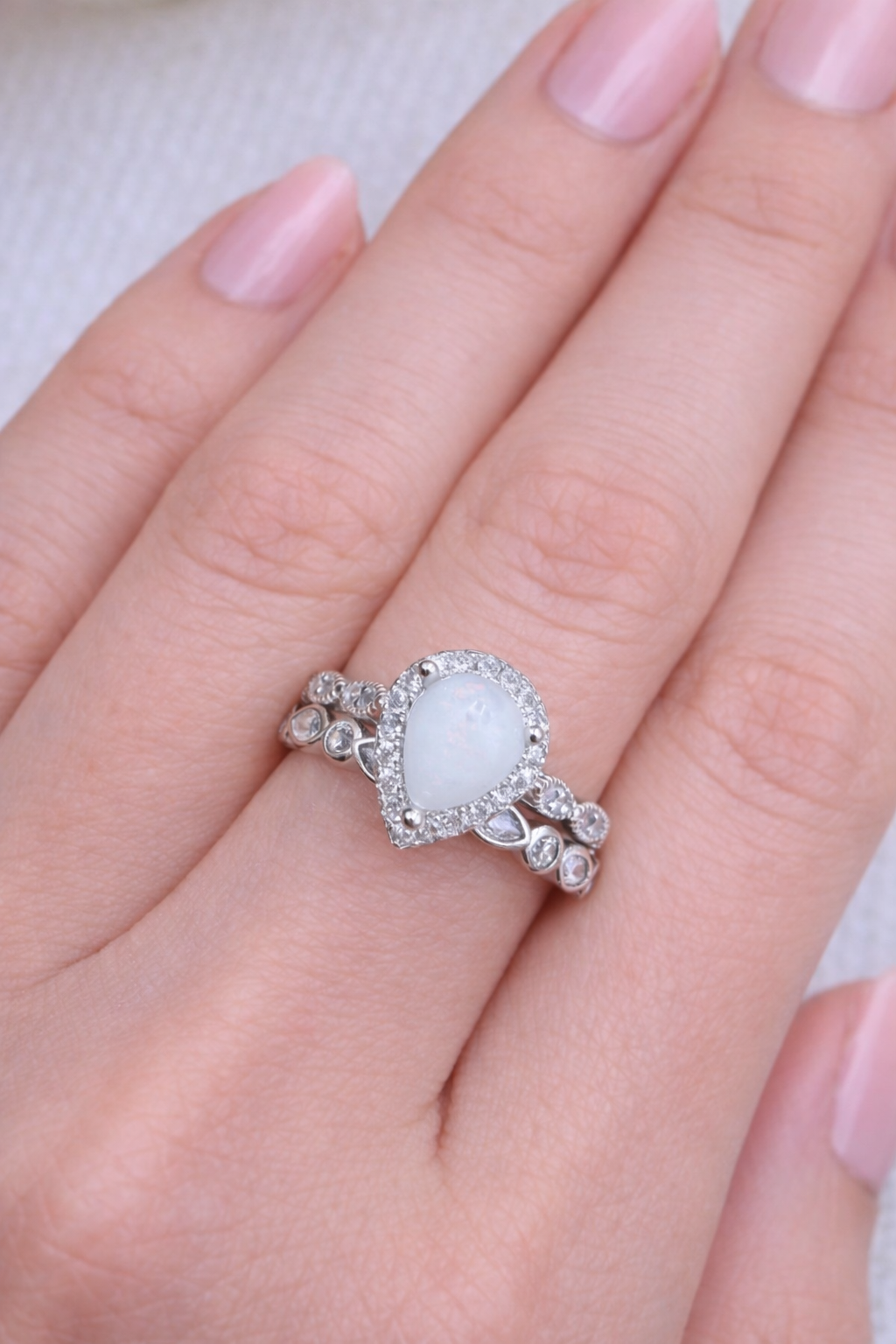 'Elsa' Teardrop Stacker
